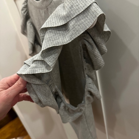 BUCKETLIST Gray Ruffle Sleeve Tee - Picture 4 of 6